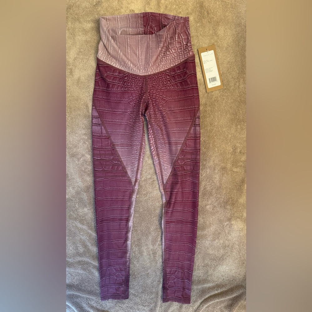 Niyama Sol barefoot leggings CROC MAUVE size Small NWT